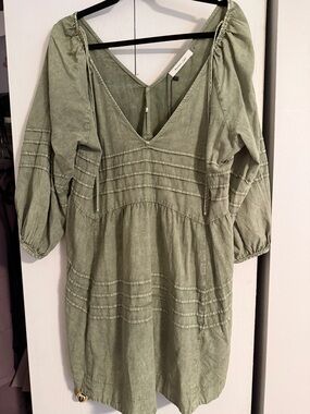 Mustard Seed Olive Green V-Neck Tunic with Pintuck Detail